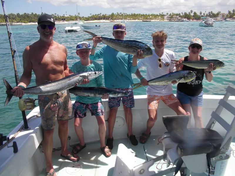 Pescando nelle acque di Punta Cana - Wahoo, Mahi Mahi e sorrisi sul nostro noleggio d'altura