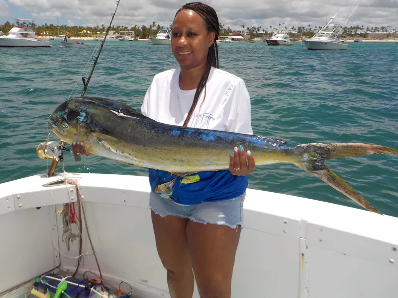 Viaggio di pesca a Punta Cana - Mahi Mahi agganciato su noleggio Gone Fishing