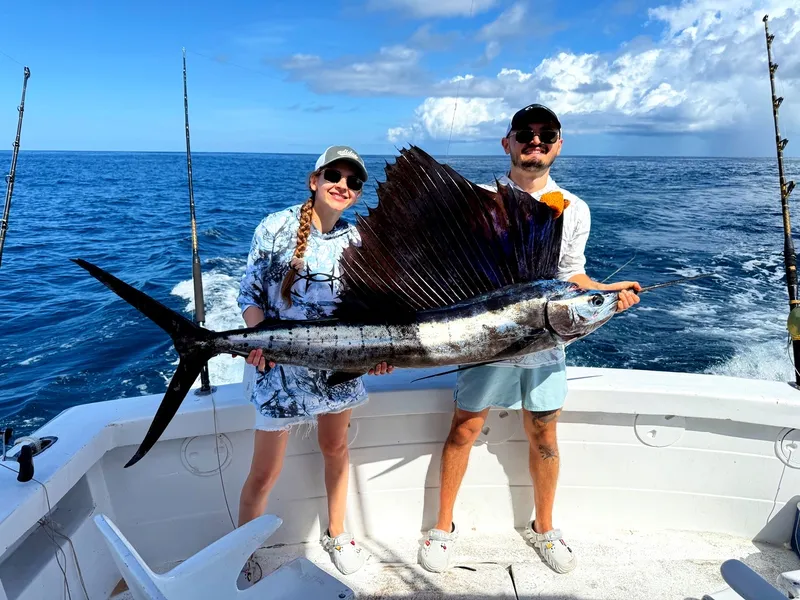 I noleggi di Gone Fishing Punta Cana consegnano ancora una volta - storie di Marlin Blu dai Caraibi