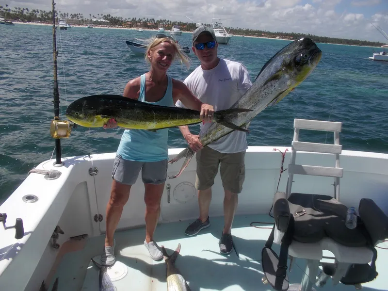 Amo, lenza, Mahi Mahi e atmosfera da vacanza - questa è la pesca d'altura a Punta Cana con noi